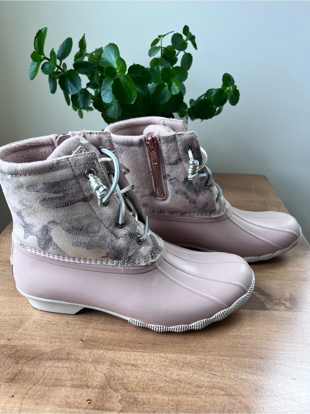 Sperry Women's Saltwater Metallic Camo Pink Waterproof Duck Boots Size 9